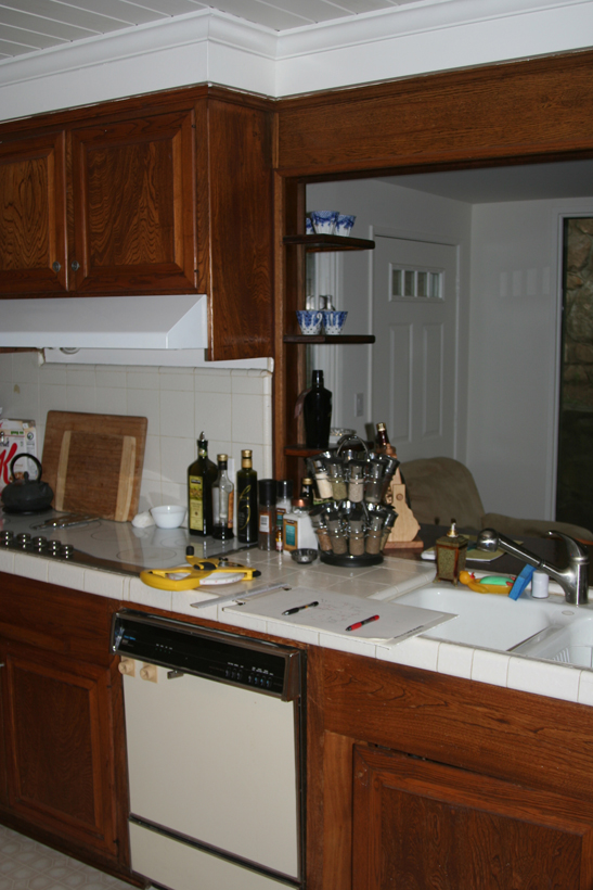 Before - Kitchen - Lake Sherwood